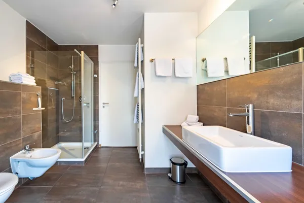 Grand Superior – Badezimmer, Ferienwohnung in Bad Zwischenahn