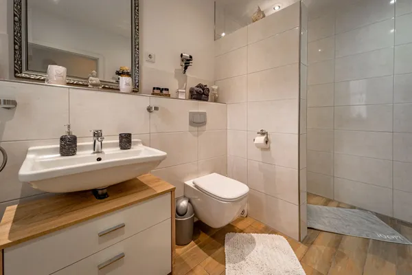 Ferienwohnung Linus – Badezimmer, Ferienwohnung in Bad Zwischenahn