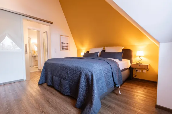 Wellenreiter – Schlafzimmer, Ferienwohnung in Bad Zwischenahn